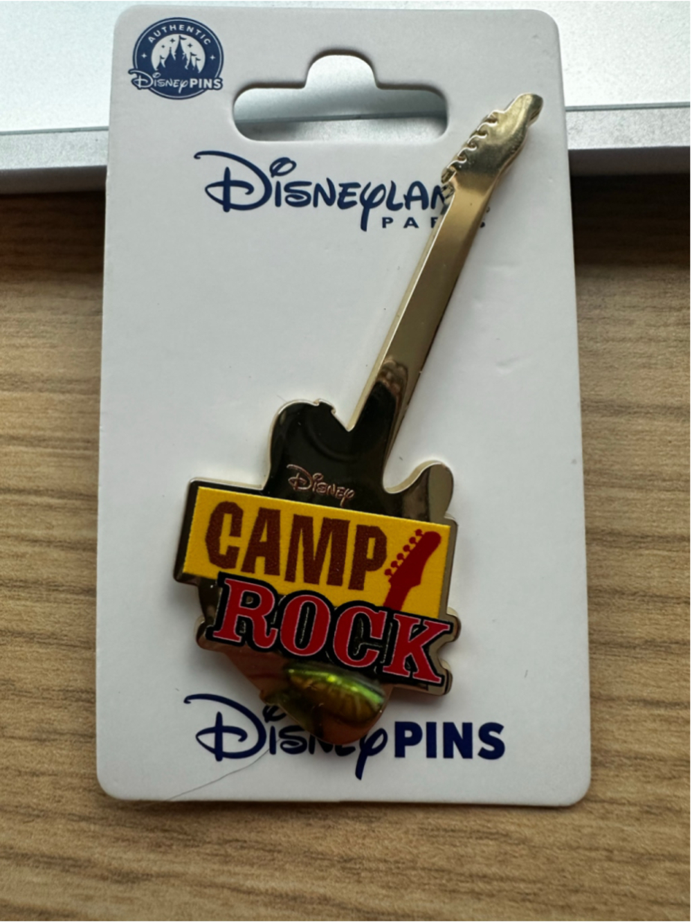 DISNEY PIN PARIS Disney Channel CAMP ROCK Gold Guitar NEW on Card HTF DLP